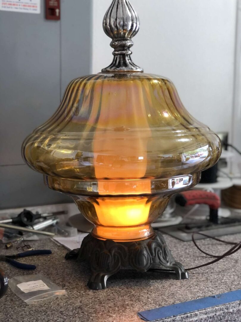 Beautifully Incandescent Table Lamp