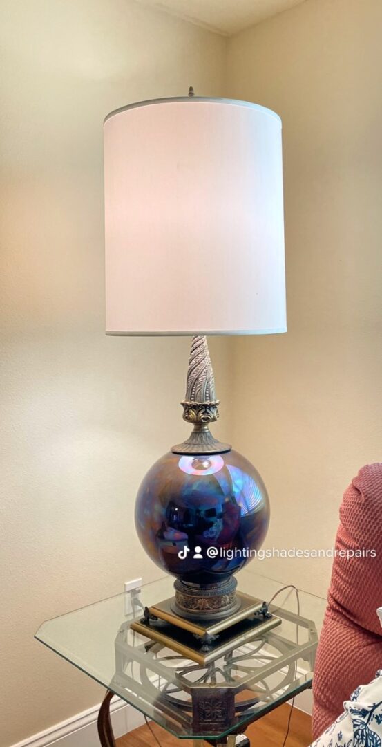 Image of corner lamp