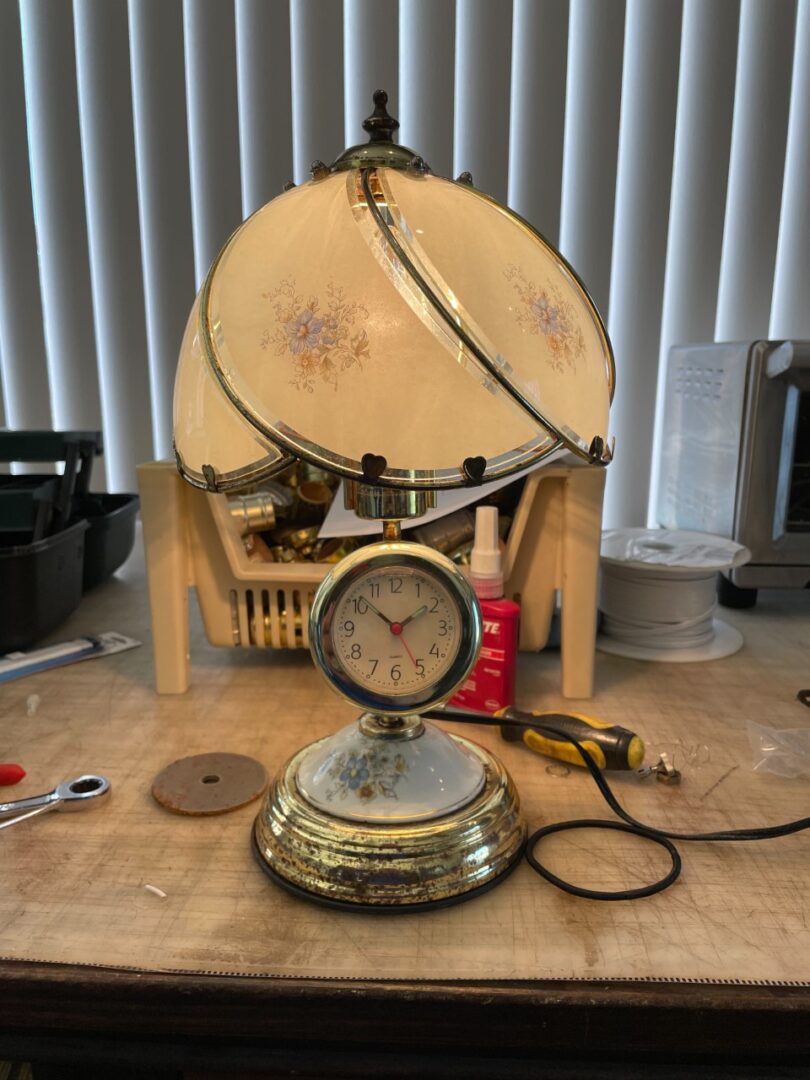 Image of clock lamp