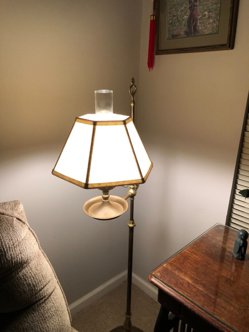 Image of standing Lamp